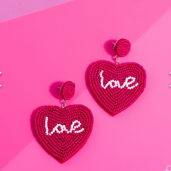 paparazzi Jewelry - Sweet Seeds Pink Post Earrings Heart ❤️ LOVE ❤️ 😍 💖 ❣️ HOT 🔥